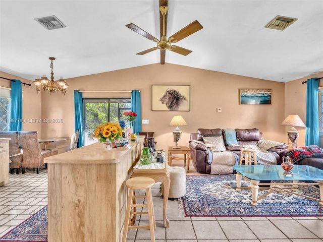 5310 SW 109th Avenue, Davie, FL 33328