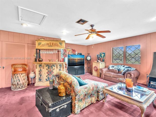 5310 SW 109th Avenue, Davie, FL 33328