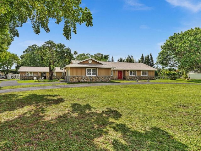 5310 SW 109th Avenue, Davie, FL 33328