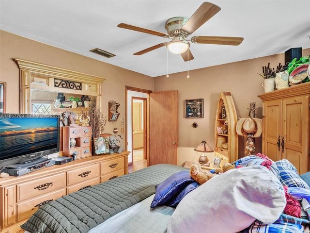 5310 SW 109th Avenue, Davie, FL 33328