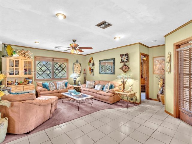 5310 SW 109th Avenue, Davie, FL 33328