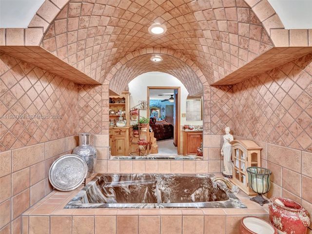 5310 SW 109th Avenue, Davie, FL 33328