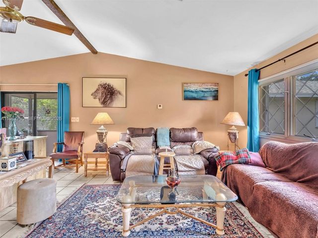 5310 SW 109th Avenue, Davie, FL 33328