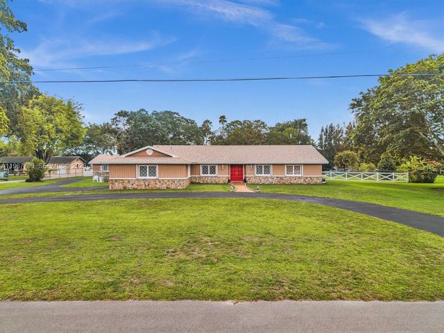 5310 SW 109th Avenue, Davie, FL 33328
