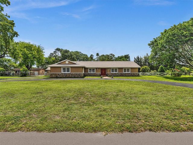 5310 SW 109th Avenue, Davie, FL 33328