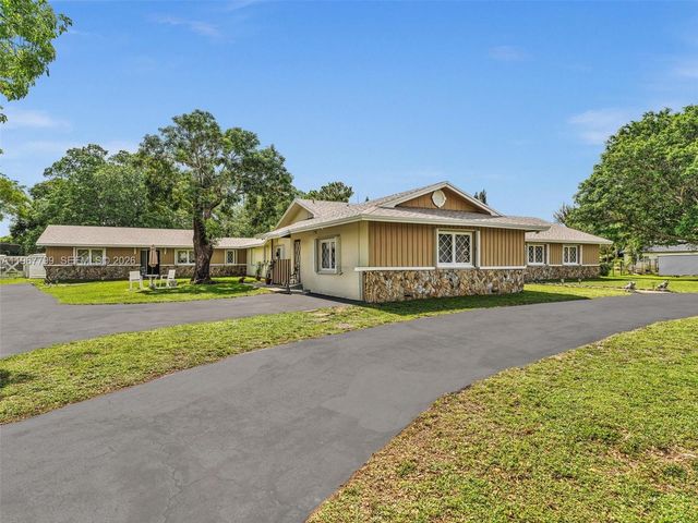 5310 SW 109th Avenue, Davie, FL 33328