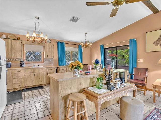 5310 SW 109th Avenue, Davie, FL 33328