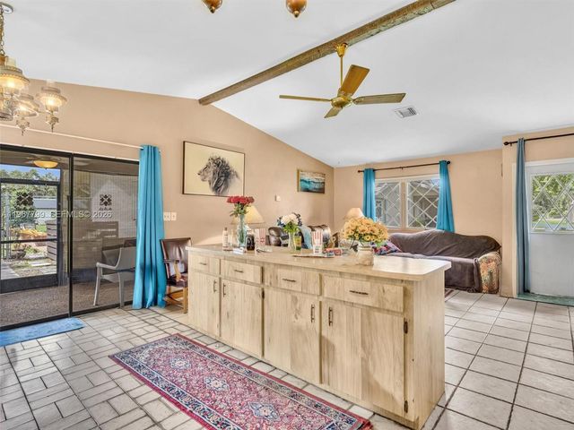 5310 SW 109th Avenue, Davie, FL 33328