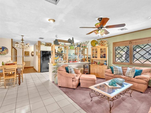 5310 SW 109th Avenue, Davie, FL 33328