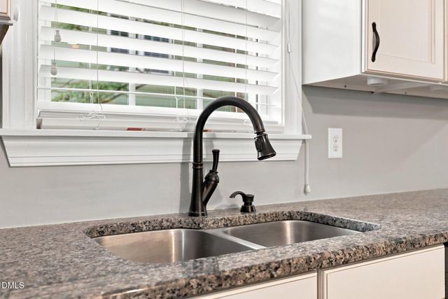 240 Jay Street, Chapel Hill, NC 27516