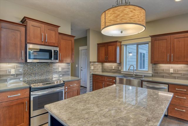 32103 N Perry Rd, Deer Park, WA 99006