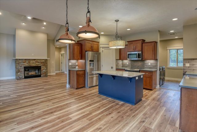 32103 N Perry Rd, Deer Park, WA 99006