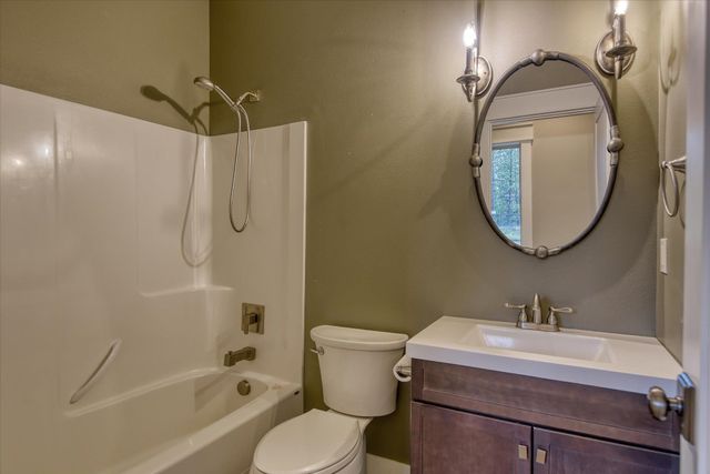 32103 N Perry Rd, Deer Park, WA 99006