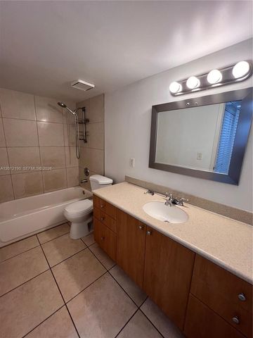 8373 Lake Dr 202, Doral, FL 33166