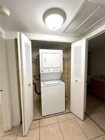 8373 Lake Dr 202, Doral, FL 33166