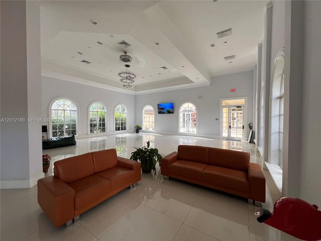 8373 Lake Dr 202, Doral, FL 33166