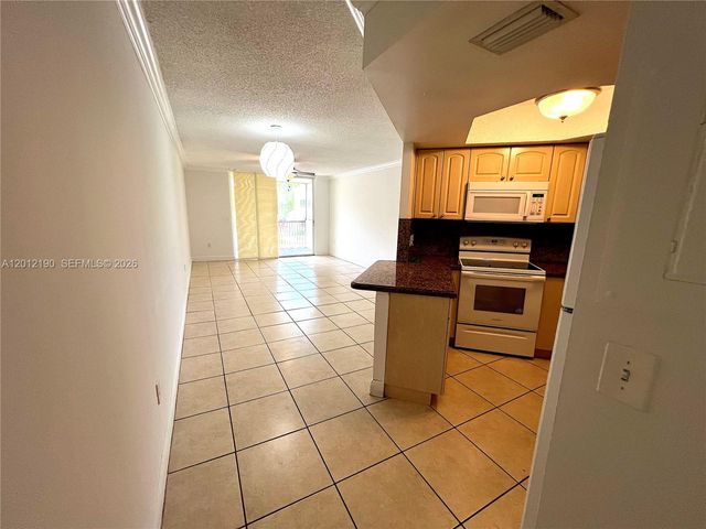 8373 Lake Dr 202, Doral, FL 33166