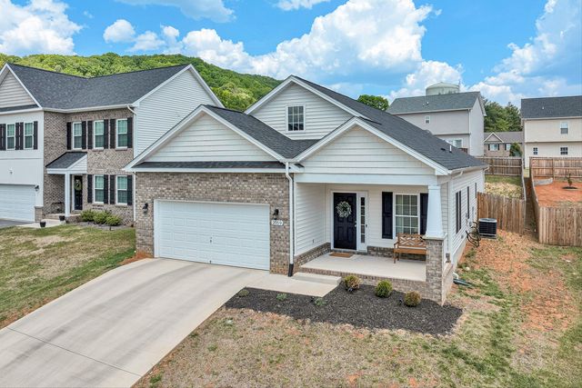2059 Heys LN, Vinton, VA 24179
