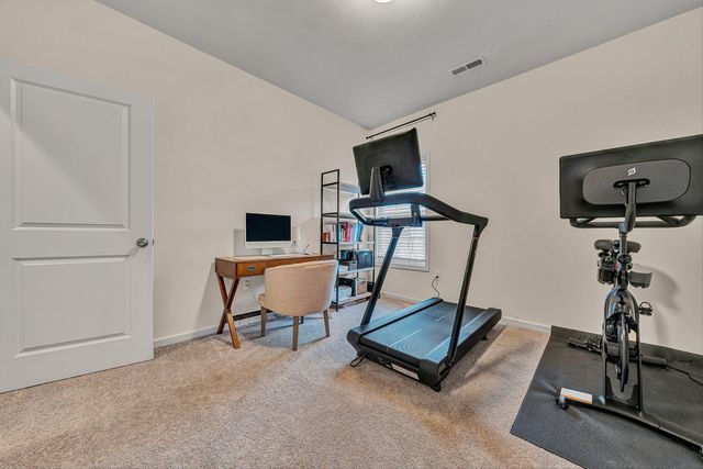 2059 Heys LN, Vinton, VA 24179