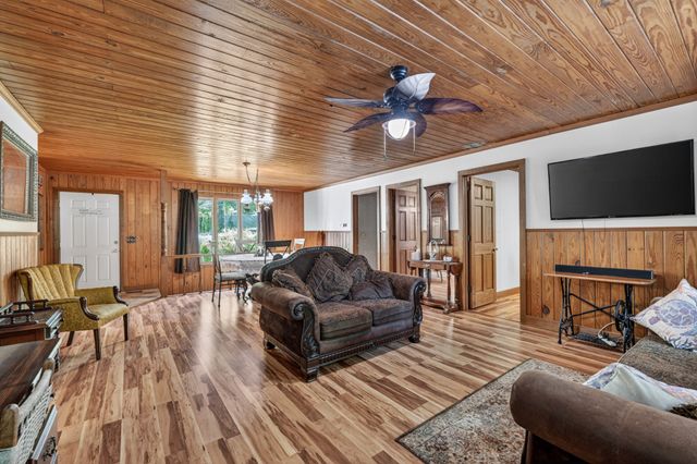 90 Owl Hollow Ln, Winchester, TN 37398