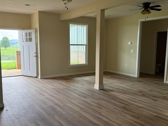 1615 White Road, Somerset, KY 42503