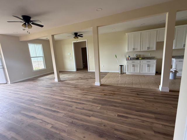 1615 White Road, Somerset, KY 42503