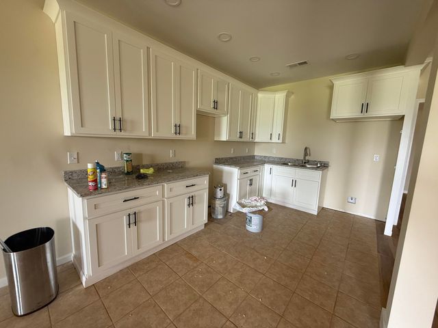 1615 White Road, Somerset, KY 42503