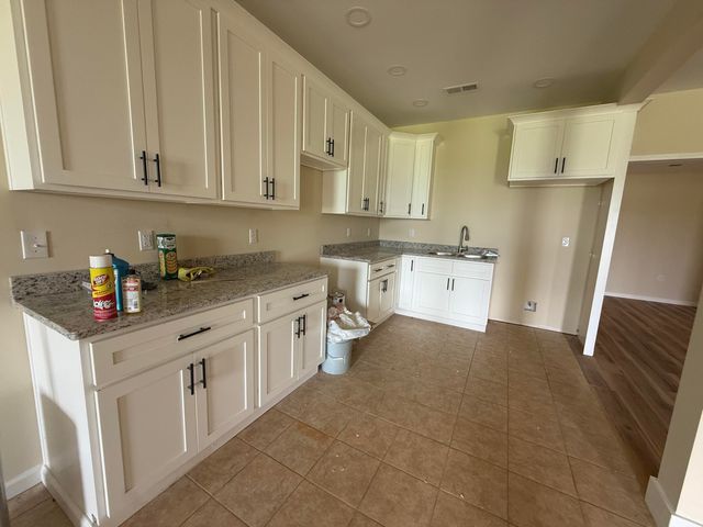 1615 White Road, Somerset, KY 42503