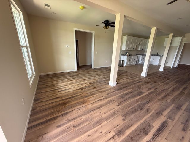 1615 White Road, Somerset, KY 42503