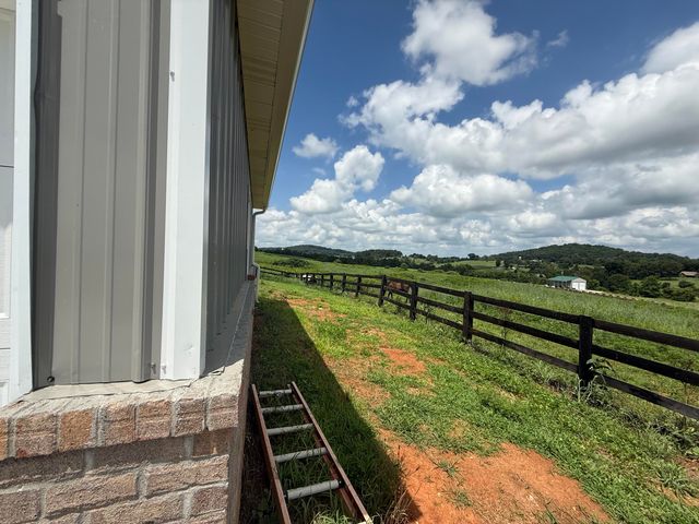 1615 White Road, Somerset, KY 42503