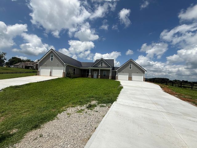 1615 White Road, Somerset, KY 42503