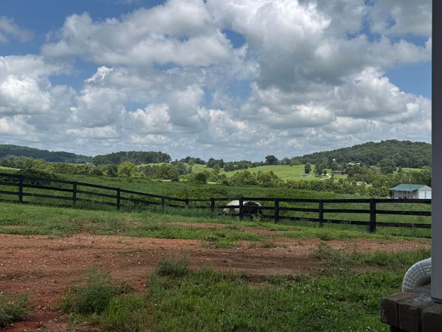1615 White Road, Somerset, KY 42503