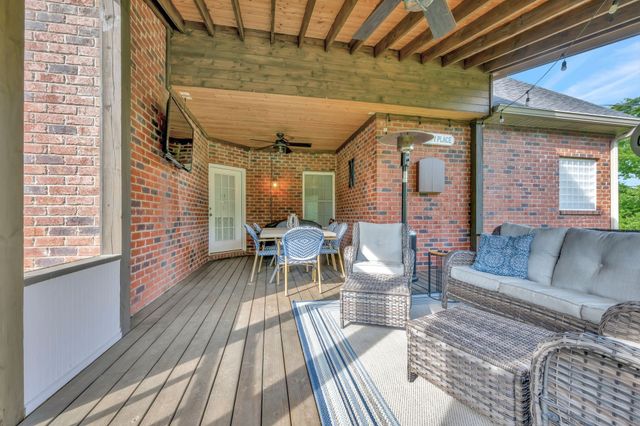 640 Southerland Rd, Dickson, TN 37055