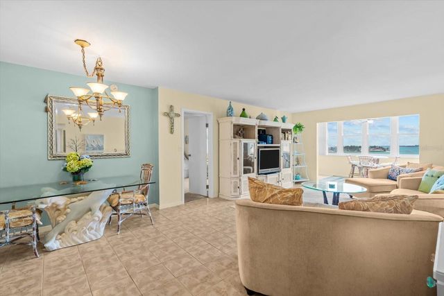 5108 BRITTANY DRIVE S 607, St Petersburg, FL 33715