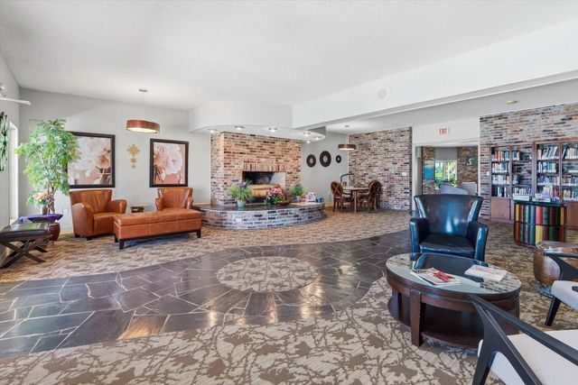 5108 BRITTANY DRIVE S 607, St Petersburg, FL 33715