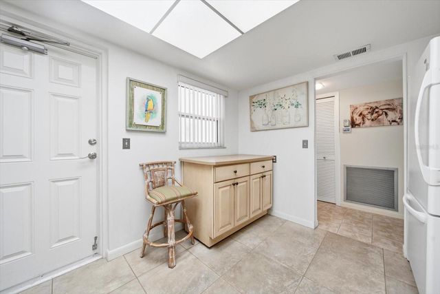 5108 BRITTANY DRIVE S 607, St Petersburg, FL 33715
