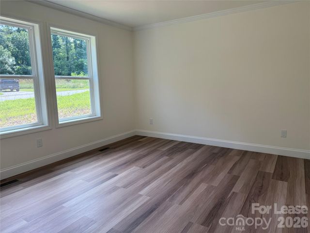 204 Oscelake Way, Hendersonville, NC 28739