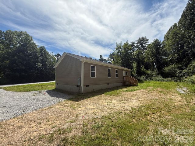 204 Oscelake Way, Hendersonville, NC 28739