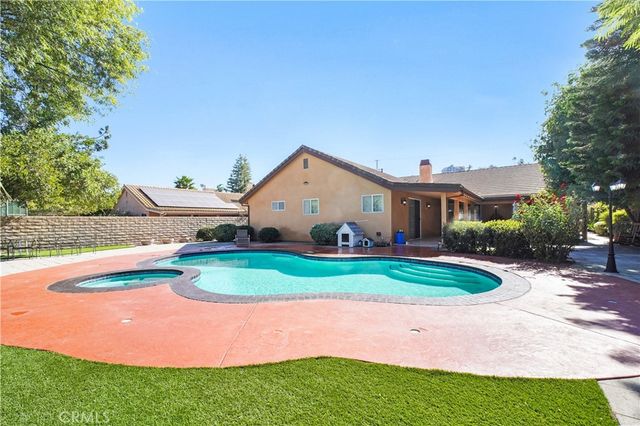 22329 Plummer St, Chatsworth, CA 91311