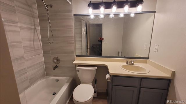 1818 S Quebec Way 5-7, Denver, CO 80231