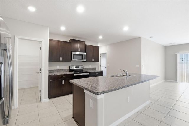 7329 CANTERBURY BELLS COURT, Tampa, FL 33619