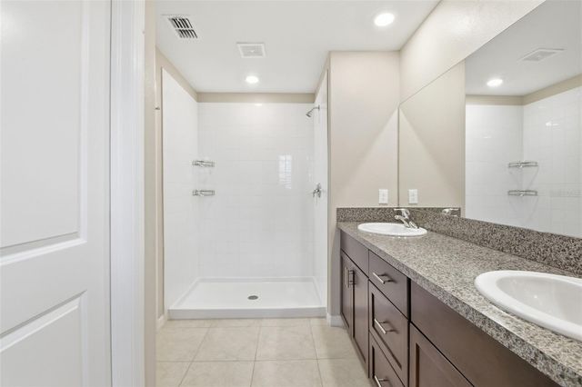 7329 CANTERBURY BELLS COURT, Tampa, FL 33619
