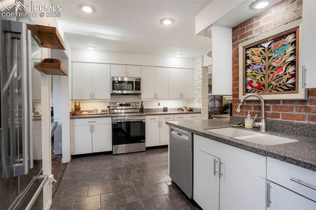 905 Taurus Drive, Colorado Springs, CO 80906