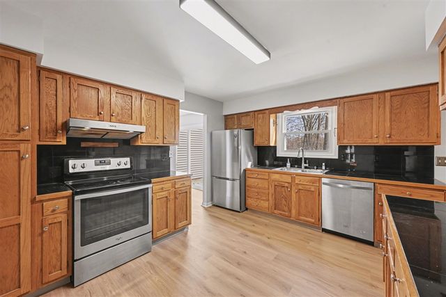 96 Windingwood Drive, Kalamazoo, MI 49009