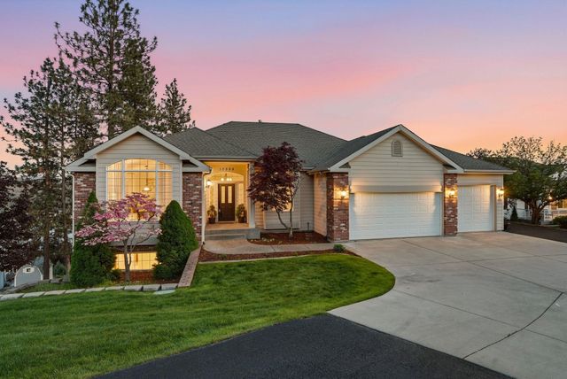 10599 W Lakeside Ln, Nine Mile Falls, WA 99026