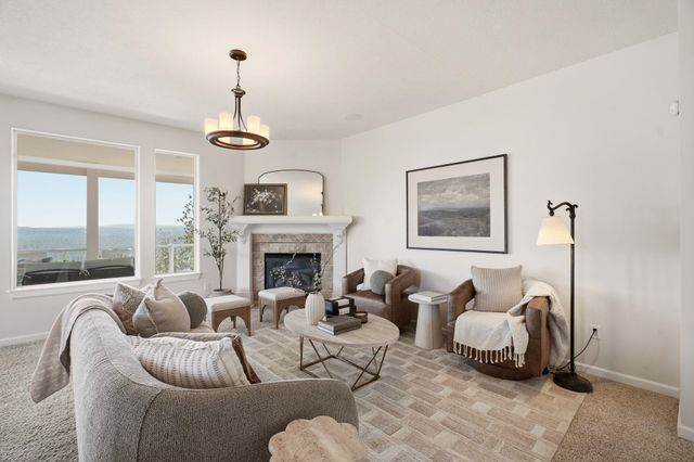 10599 W Lakeside Ln, Nine Mile Falls, WA 99026