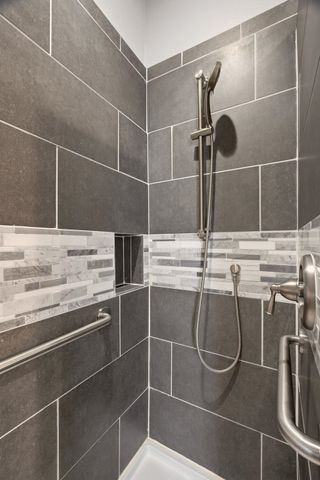 10599 W Lakeside Ln, Nine Mile Falls, WA 99026