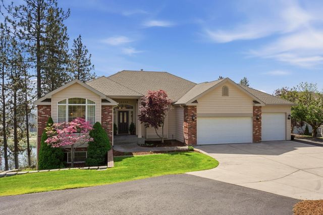 10599 W Lakeside Ln, Nine Mile Falls, WA 99026