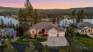 10599 W Lakeside Ln, Nine Mile Falls, WA 99026