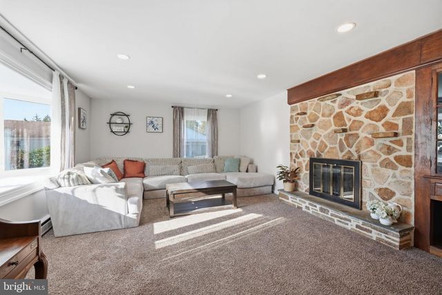 473 SWEETBRIAR DR, Warminster, PA 18974